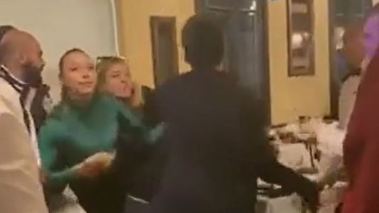 Se fueron a las manos en un restaurante por defender y cuestionar el atentado a Cristina Fernández de Kichner