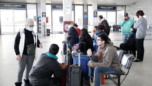 En medio del paro en el tren Roca, al menos 2 mil turistas quedaron varados en Mar del Plata