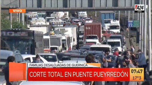 Corte total en Puente Pueyrredón: movimientos sociales protestan en apoyo a los desalojados de Guernica