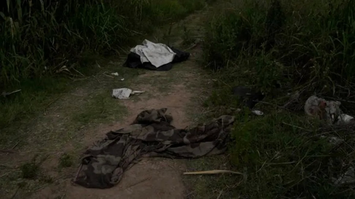 Los cuerpos de las víctimas fueron&nbsp; descubiertos en un descampado de Rosario.