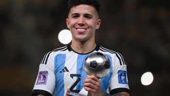 ¿Se queda con Enzo Fernández? Chelsea tendría un preacuerdo para fichar al argentino