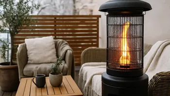 Patios y balcones en invierno: la tendencia deco que busca aprovechar los exteriores todo el año