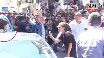 Tras la condena, Cristina Kirchner llegó al Instituto Patria y saludó a la militancia