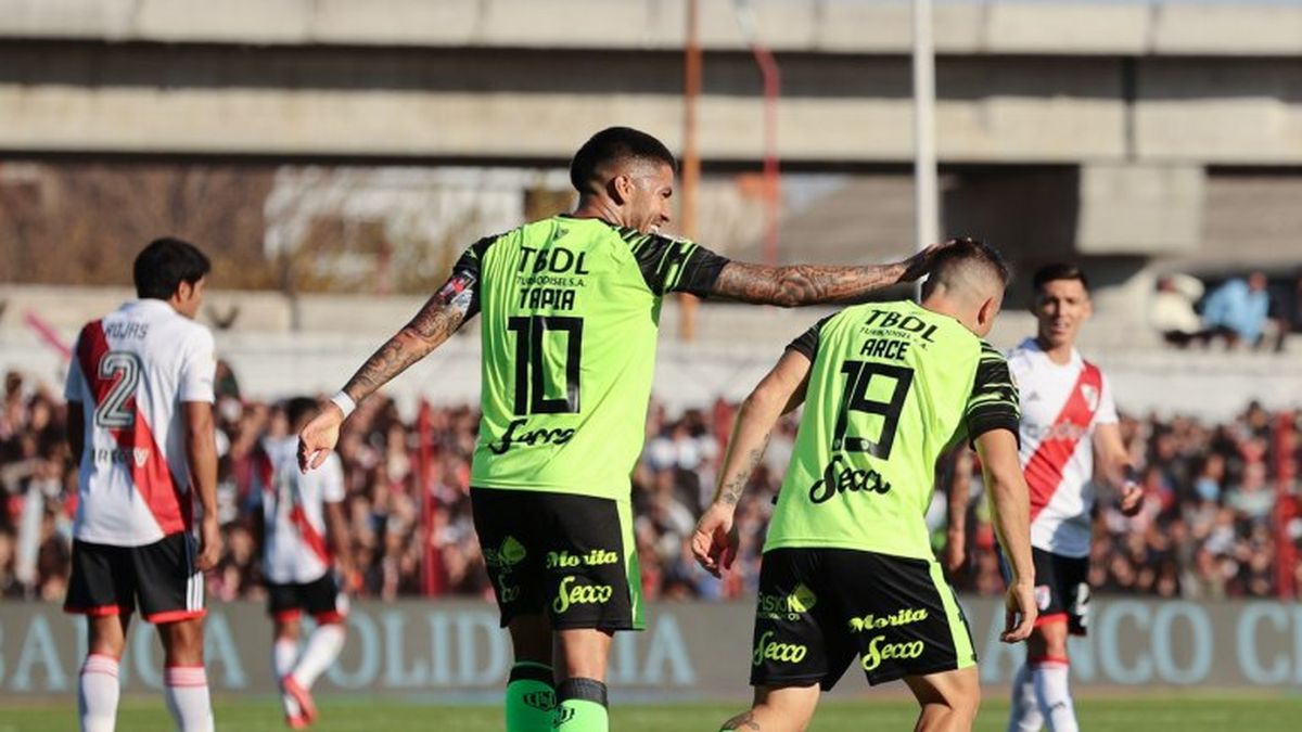 River no puede con Barracas. (Foto: NA)