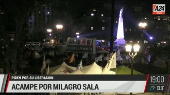 Instalaron carpas en Plaza de Mayo en reclamo de la libertad de Milagro Sala