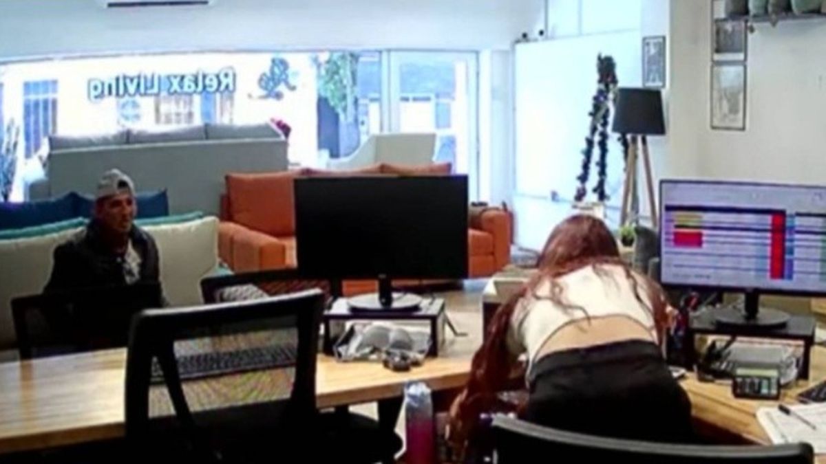 Un hombre ingresó a una mueblería de Rosario haciéndose pasar por cliente y agredió brutalmente a una joven de 23 años.