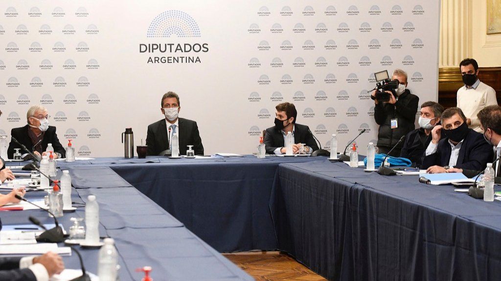 Principio de acuerdo en Diputados: se sesionaría la próxima semana de forma mixta