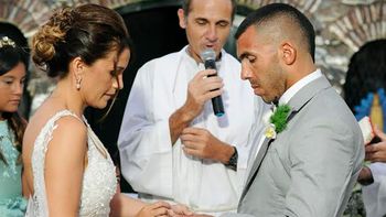 Desvalijaron la casa de Carlos Tevez mientras el jugador se casaba en Uruguay