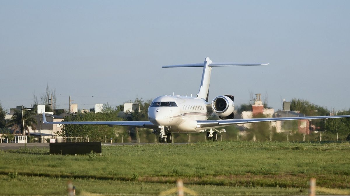 Lionel Messi aterrizó en Rosario y comenzó la cuenta regresiva para su despedida de la Selección. (Foto: RS FOTOS)