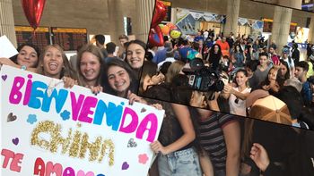 ¡Causa furor! El gran recibimiento a la China Suárez en Israel