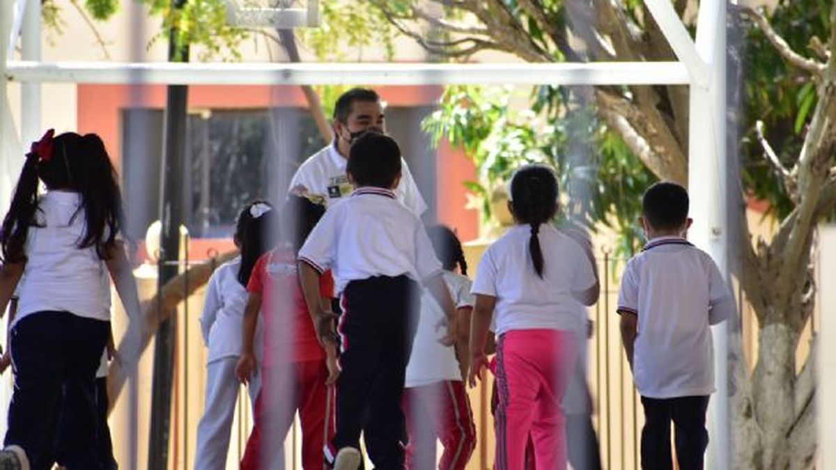 Un alumno entró a una escuela de Escobar con un machete