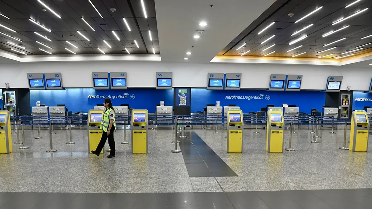 El paro general de la CGT pegará fuerte en las líneas aéreas. (Foto. NA)