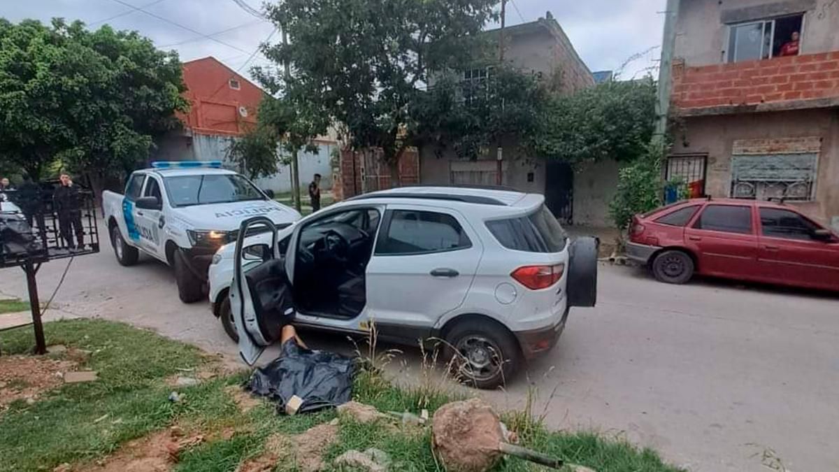 Detienen a 13 policías por la muerte de un ladrón al que le habrían plantado un arma de fuego. (Télam)