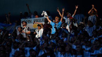 Vuelven los hinchas a la cancha: ¿Cómo sacar el permiso para entrar?