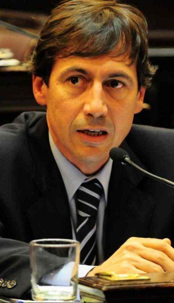 ¿Quién es Luis Naidenoff, el senador por Formosa que maneja el bloque de Cambiemos?