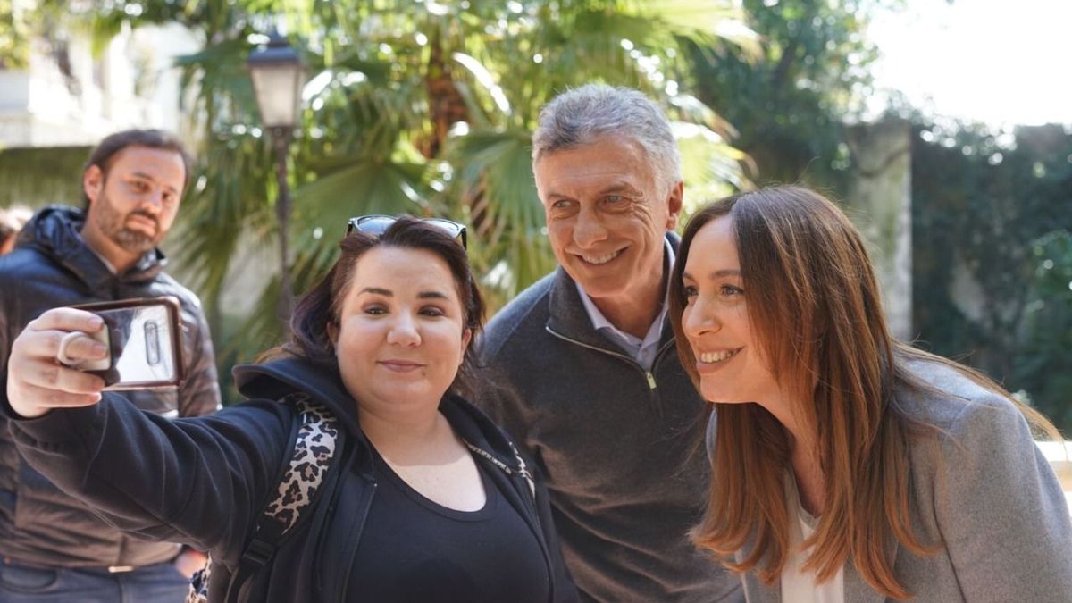 Macri junto a Vidal en la primera foto de campaña juntos.