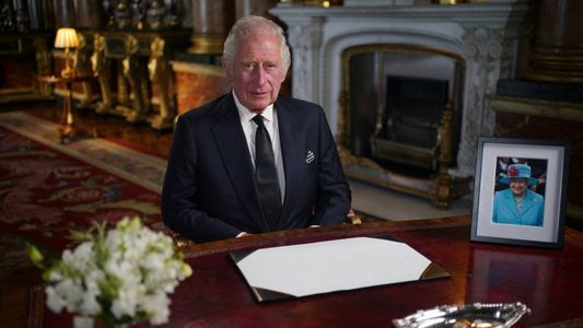 Tras convertirse en rey, Carlos III anunció 100 despidos en su residencia oficial