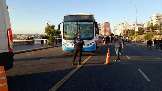 Tras ser embestido por un micro, murió un joven a la salida de un boliche en Mar del Plata