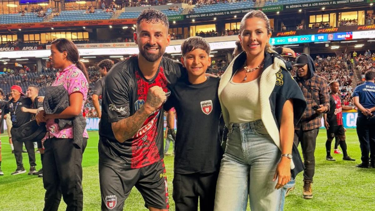 Una esperanza. El hijo mayor de Trejo tenía un partido de fútbol a la misma hora en que se desencadenó el terremoto. Tal vez, su familia lo acompañó y se salvaron del derrumbe del edificio en el que vivían. Pero continúan como desaparecidos. (Foto: cuenta de Instagram de Trejo)