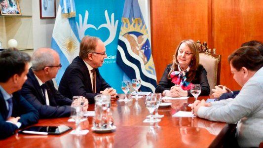 El presidente de YPF fue a Santa Cruz a ver a Alicia Kirchner y analizaron proyectos para la provincia