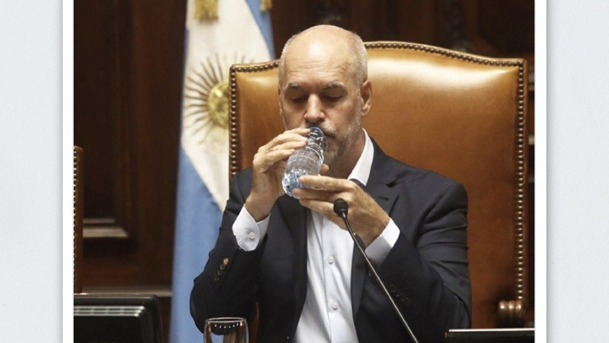 Temblor esencial: de qué se trata la condición que tiene Horacio Rodríguez Larreta (Foto: Twitter)