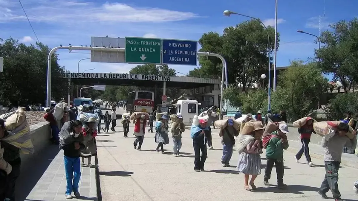 El paso fronterizo entre Villazó, Bolivia, y La Quiaca, Argentina, donde fue hallada la joven de 17 años.     