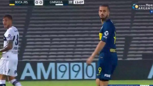 Siguen las malas noticias para Boca: se lesionó Benedetto y tuvo que ser reemplazado