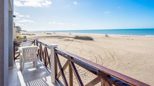 Vacaciones 2023: cuánto cuesta alquilar en la Costa Atlántica y cómo afecta el factor dólar blue