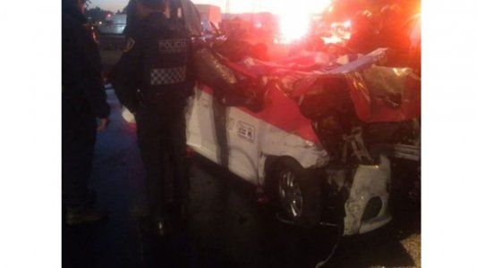 Maneja borracho y choca contra un taxi; murieron 5 personas