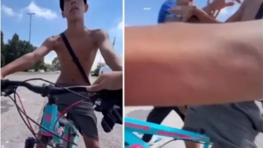 Video: recuperó su bicicleta robada tras tenderle una trampa al ladrón y enfrentarlo a trompadas