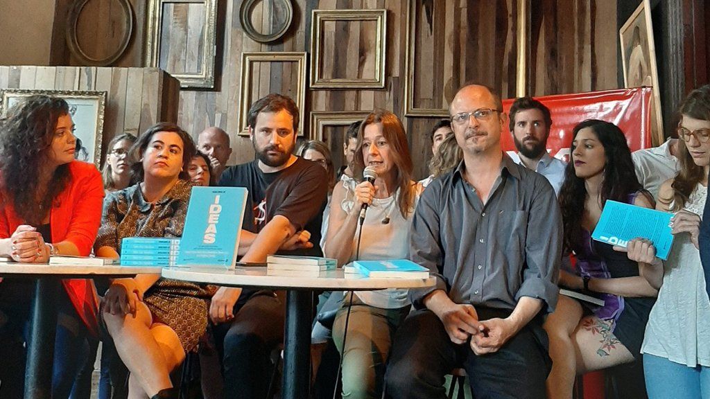 Con mensajes sobre solidaridad, debate abierto y unidad, los intelectuales frentetodistas presentaron un libro