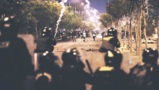 Perú sigue conmocionada por la violencia y crecen los pedidos de renuncia del presidente Pedro Castillo