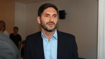 Maximiliano Pullaro: Si nos dieran lo que aportamos, nos hacemos cargo completamente del transporte