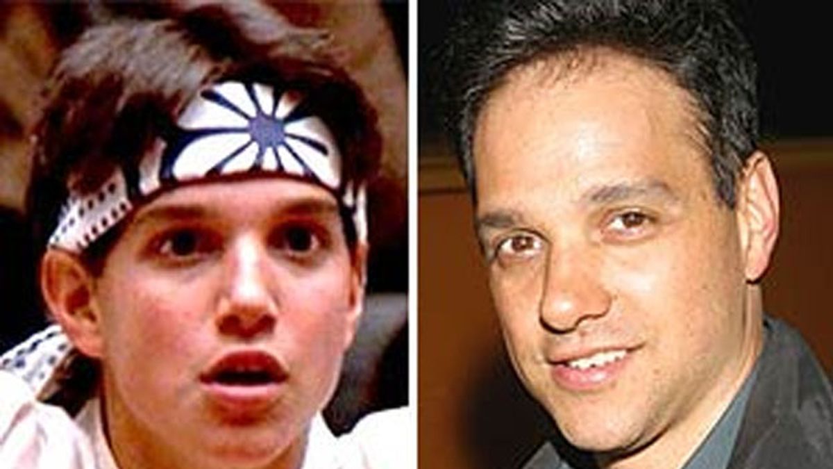 Karate Kid 1984 Ralph Macchio. Nació en Huntington, Long Island en el 61. Comenzó su carrera con anuncios de TV. Participó en la serie Con ocho basta. En 1983, debutó en el cine junto a Patrick Swayze en Rebeldes. Un año después, se convirtió en el íd