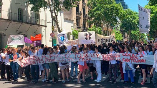 Pese a la promesa de Rodríguez Larreta de suspender la ley, los residentes se mantienen en lucha