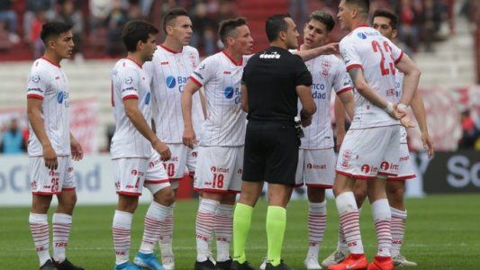 La denuncia de Espinoza: Había más de 20 personas en nuestro vestuario, incluido el presidente de Huracán