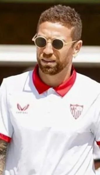 Duro golpe para el Papu Gómez: rescindió con Sevilla y se quedó sin club
