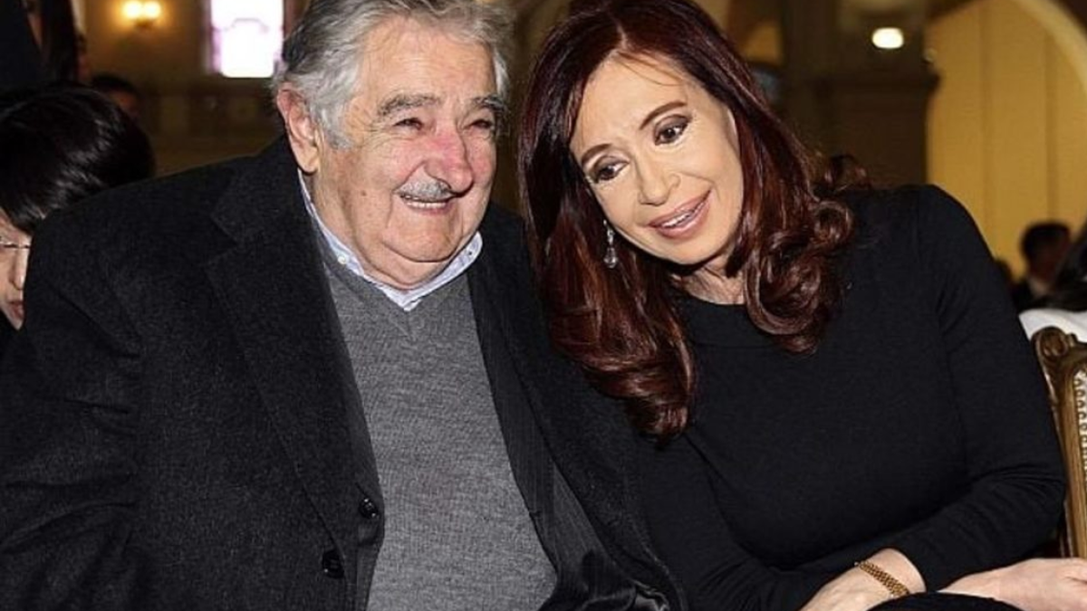 Cristina Fernández de Kirchner con Pepe Mujica. (Foto: archivo).