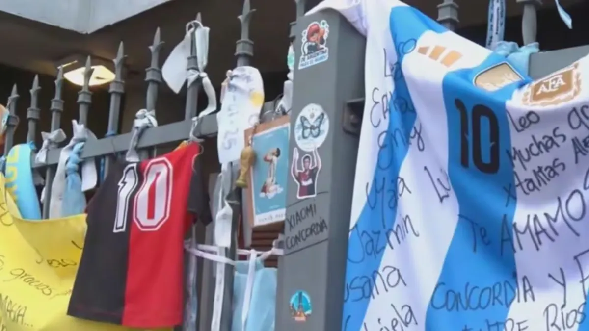 El emotivo homenaje que recibió Lionel Messi frente a su casa natal en Rosario tras perder la final del Mundial 2026