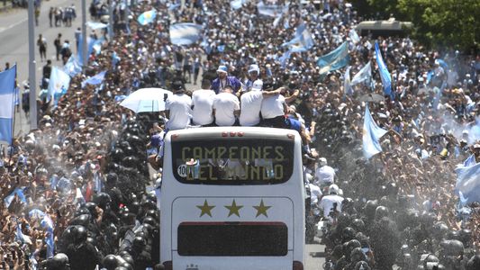 Caravana de la Selección: cruces entre la AFA y el Gobierno, por el abrupto final de la movilización