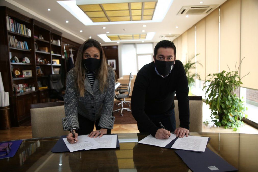 Malena Galmarini y el intendente de Malvinas Argentinas supervisaron obras y firmaron el convenio Agua + Trabajo