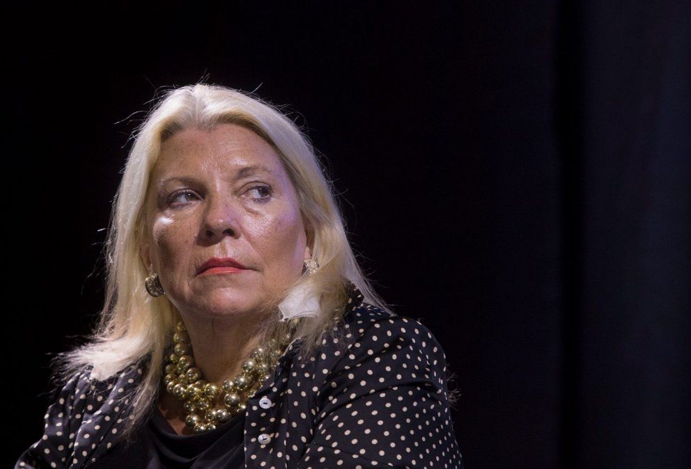 Carrió: “La gente no se tiene que desesperar e ir a comprar dólares”