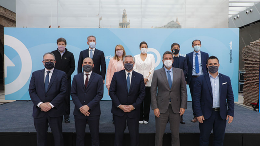 Gobernadores, CGT y movimientos sociales respaldan a Alberto Fernández y planean una marcha masiva