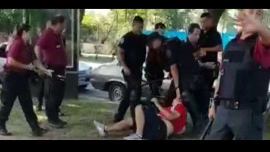 Agredieron a un hombre que salió a entrenar con la camiseta de Boca y pasó corriendo por la cancha de River