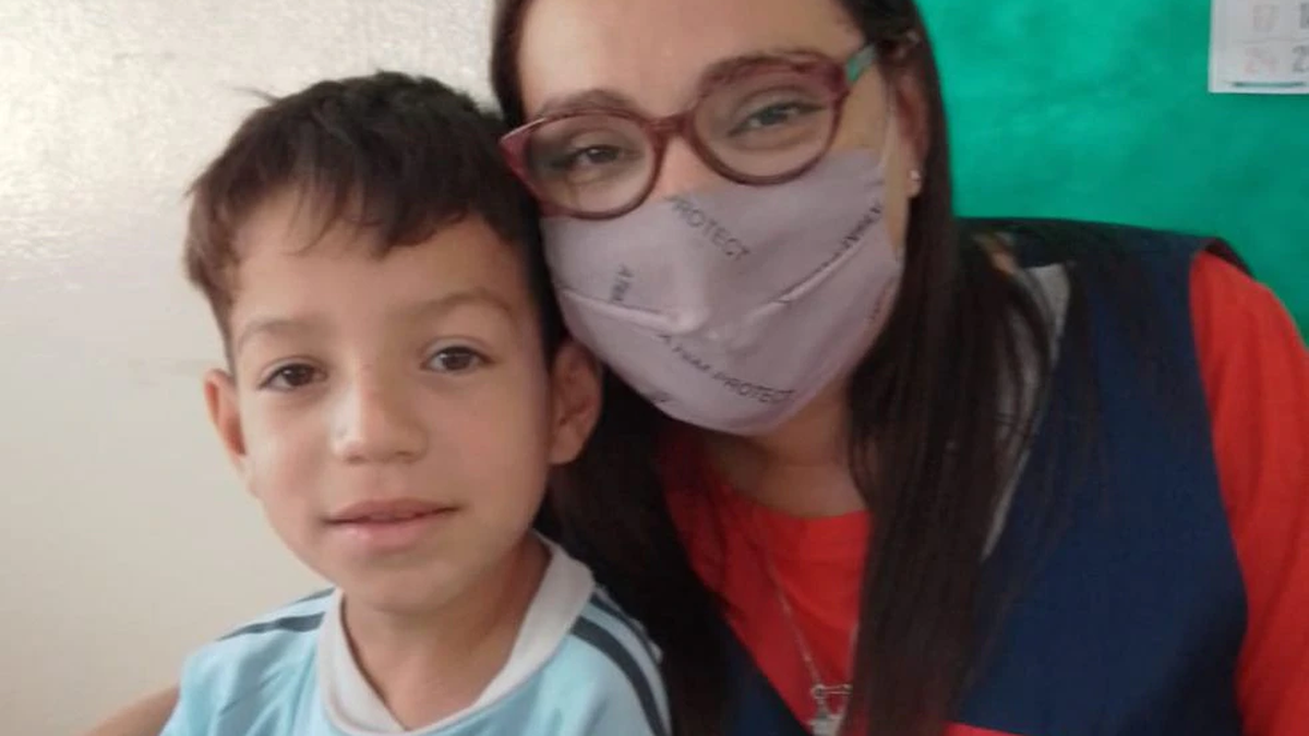 Su sue&ntilde;o es tener un bracito y la se&ntilde;o hace lo imposible por conseguir una pr&oacute;tesis