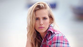 Luisana Lopilato con cambio de look: flequillo y pelo rubio