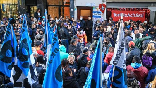 Acampe por Cristina Kirchner: Ciudad se negó a acatar el fallo judicial y no levantará el operativo policial