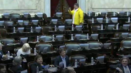 El diputado salteño Alfredo Olmedo dejó la sesión por tarifas sin quórum y estalló el escándalo en Diputados