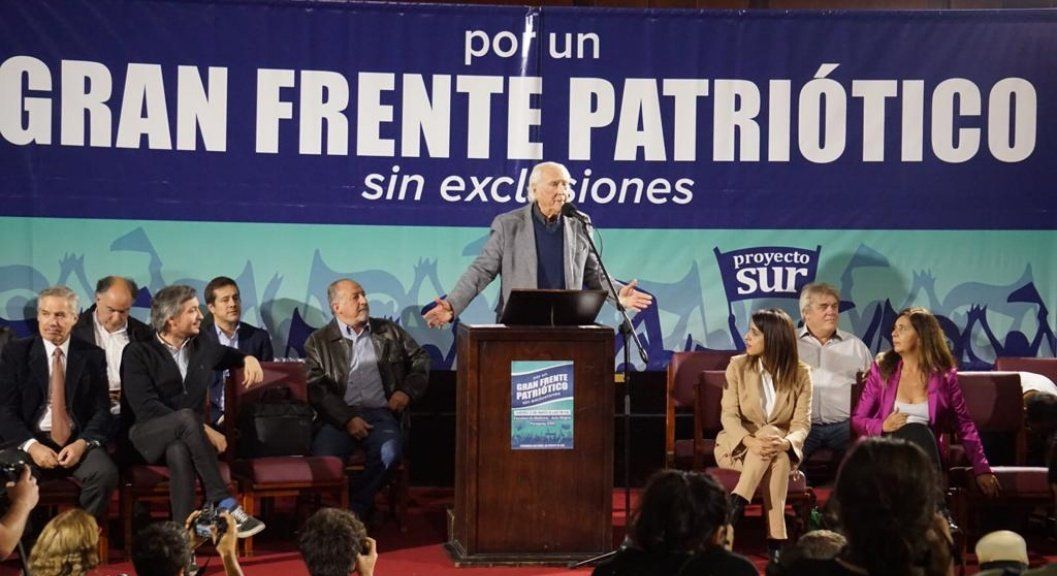 Pino Solanas ahora quiere que toda la oposición se una para ganarle a Macri