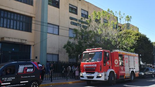 Córdoba: por un experimento fallido en una clase de Química, una alumna terminó en terapia intensiva